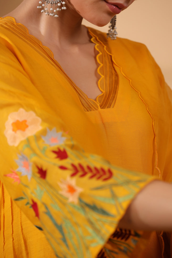 VINTAGE THREADS