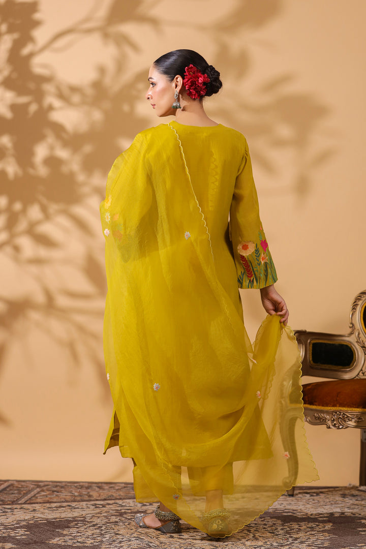 VINTAGE THREADS