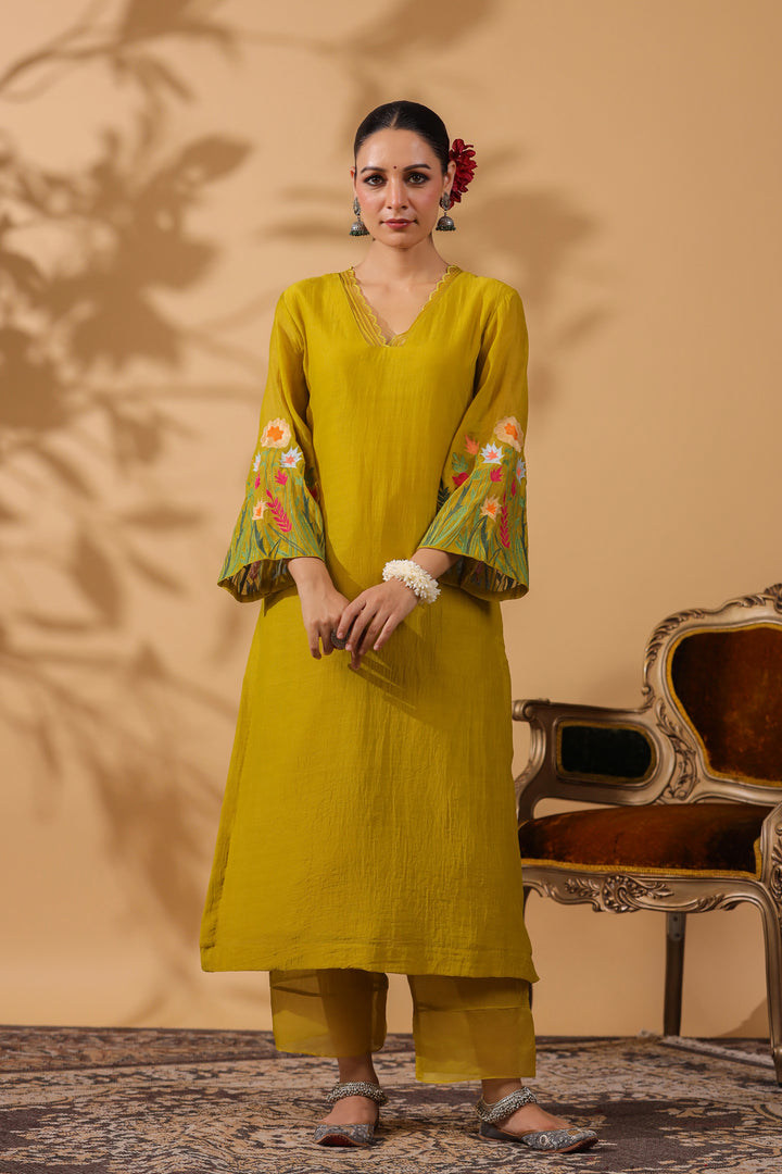 VINTAGE THREADS