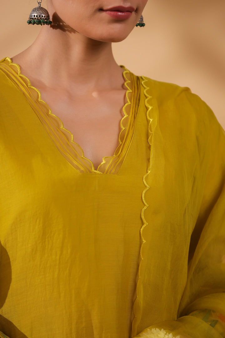 VINTAGE THREADS