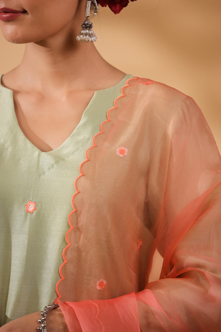 VINTAGE THREADS