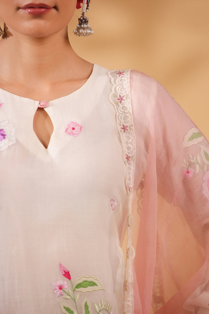 VINTAGE THREADS