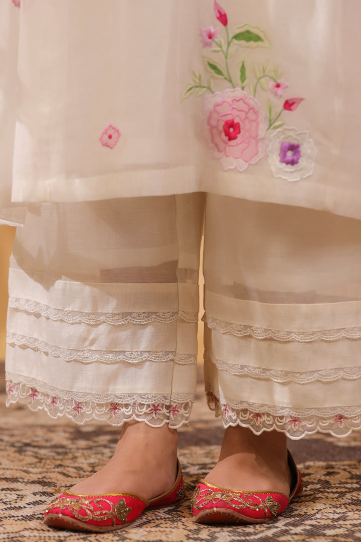 VINTAGE THREADS