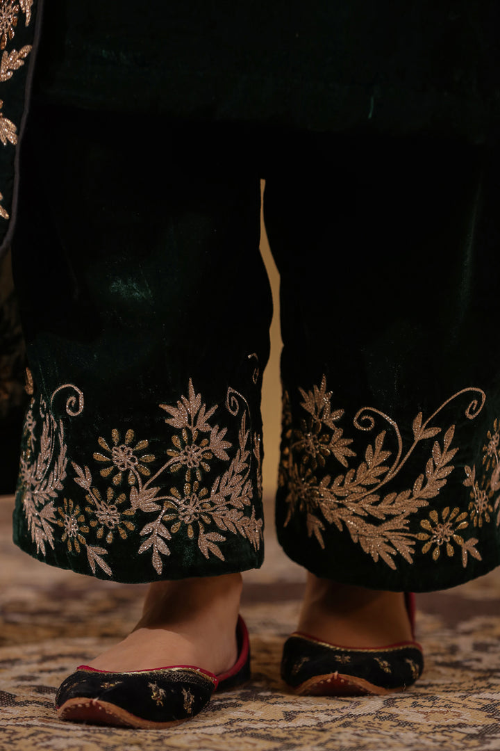 VINTAGE THREADS